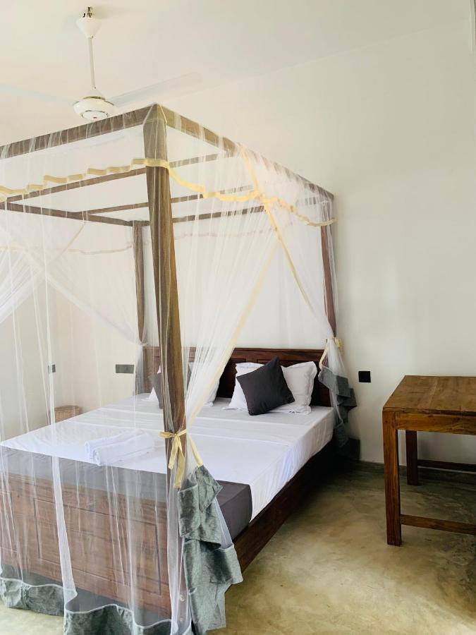Hotel Pearl Gardens Midigama East Exterior foto
