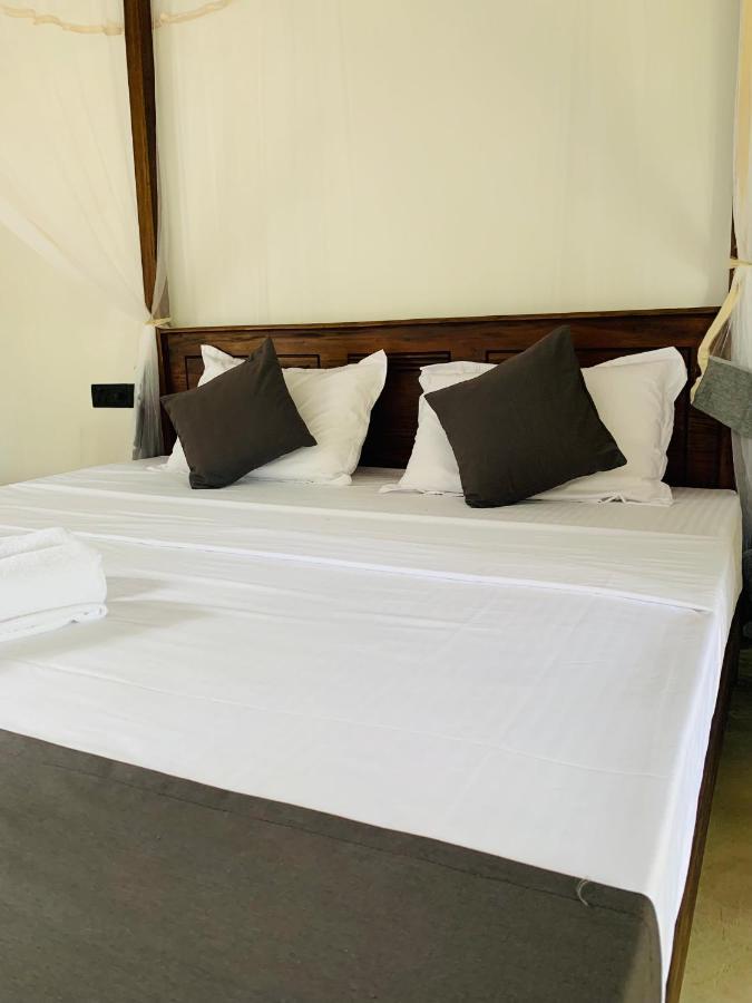 Hotel Pearl Gardens Midigama East Exterior foto