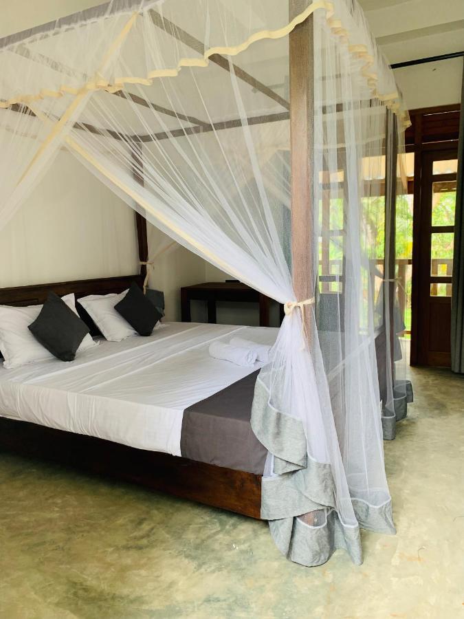 Hotel Pearl Gardens Midigama East Exterior foto