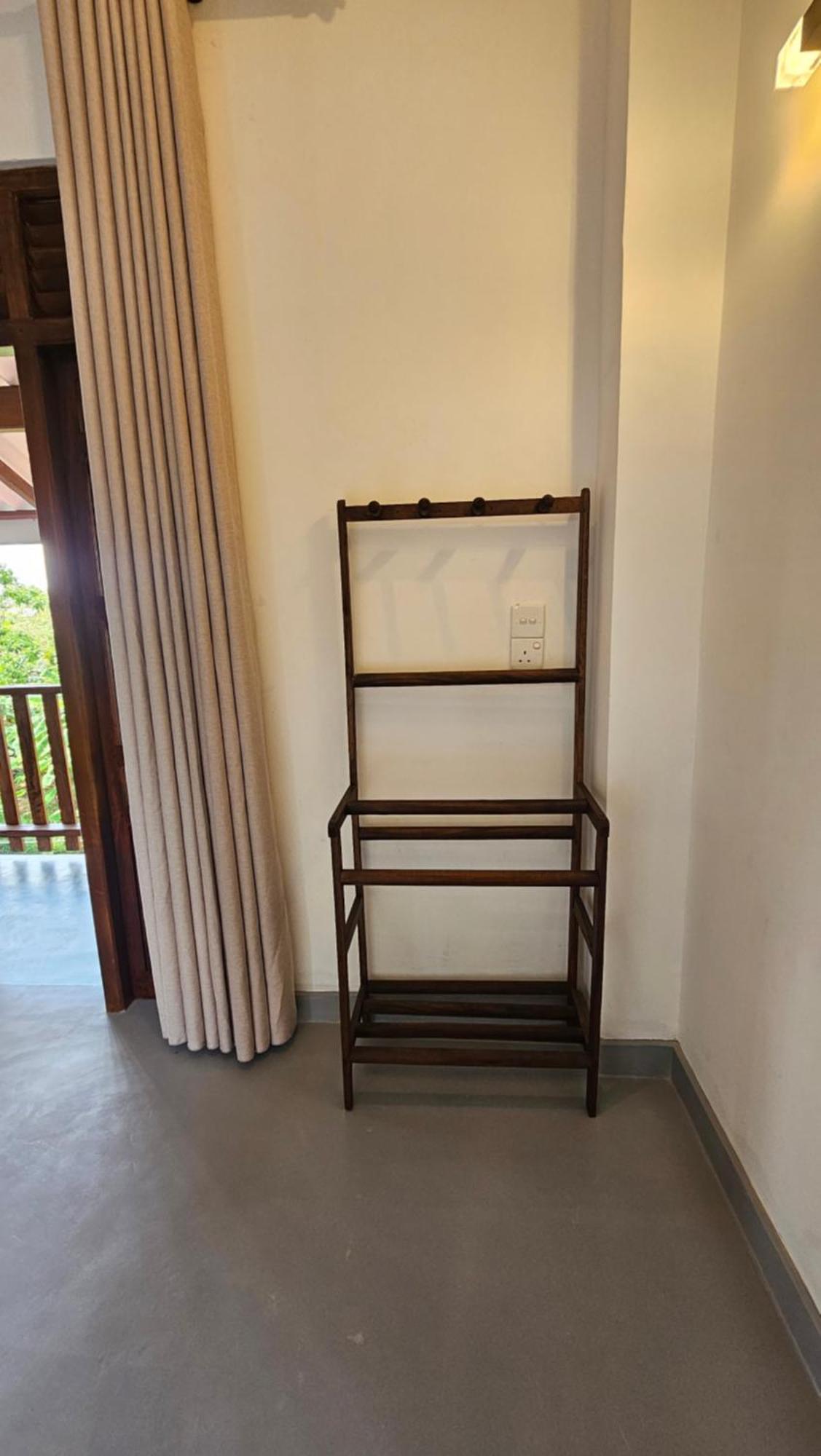Hotel Pearl Gardens Midigama East Exterior foto
